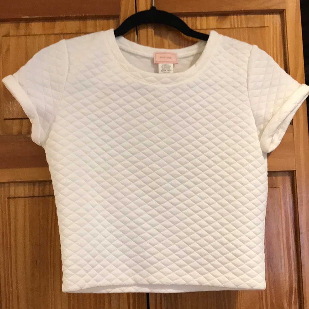 Quilted, cuffed sleeved, white t-shirt